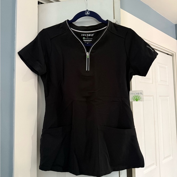 HH360 Black Scrub Top - Picture 1 of 1